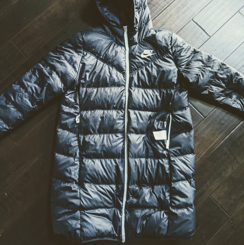 SOLD - NIKE women's long reversible puffer jacket
